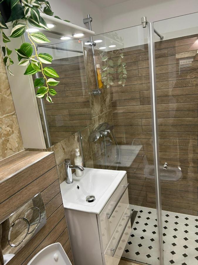 Alex Apartament Central Bukarest Exteriör bild